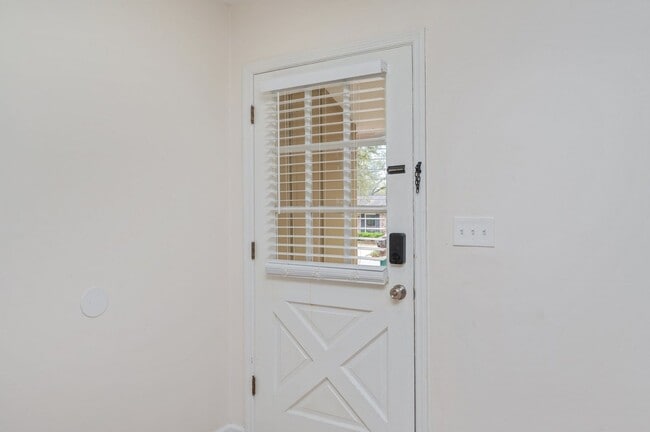 Photo - Renovated 3 bedroom house in Niceville!
