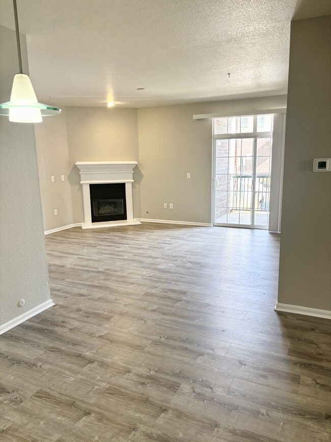 Building Photo - 3852 S Dallas St