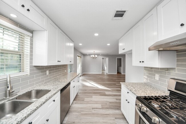 Photo - 7922 Sheree St