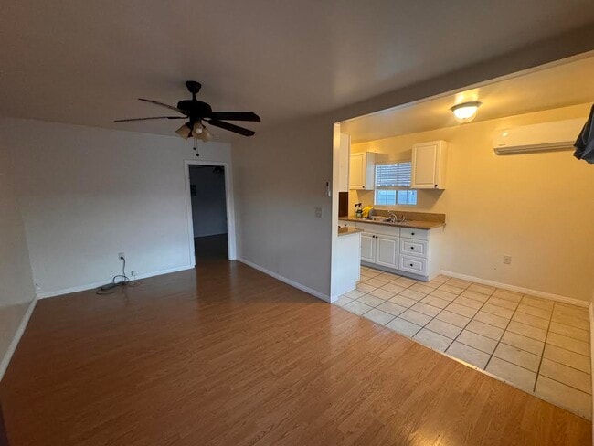 Building Photo - 2131 La Paloma Ave Unit B Rental