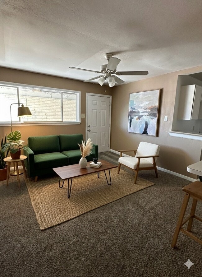 Building Photo - 516 Holiday Dr Unit 54