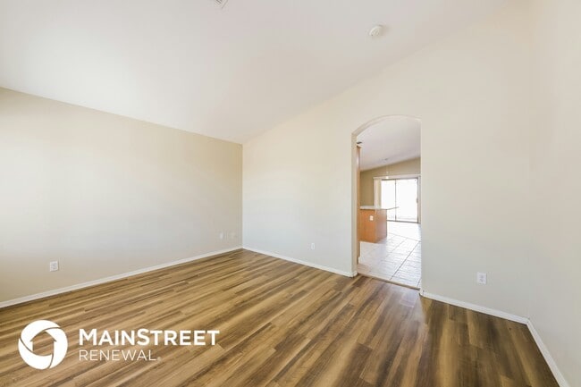 Photo - 8856 W Griswold Rd