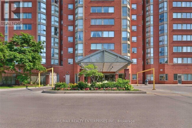Photo - 2466 Eglinton Ave E Unité Lph8