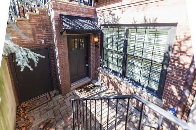 Photo - 266 E Gay St