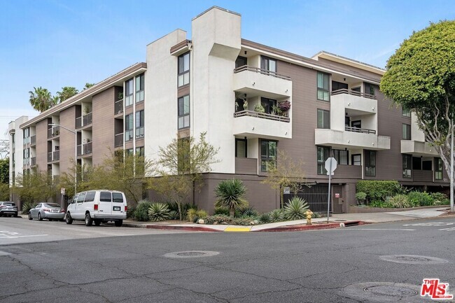 Building Photo - 911 Kings Rd Unit 103 Rental