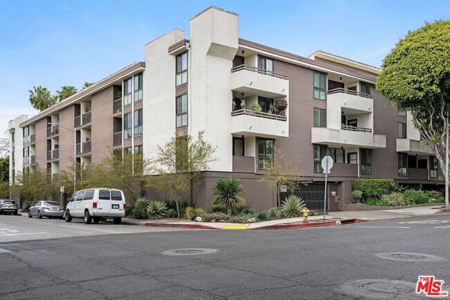 Photo - 911 Kings Rd Unidad 103 Rental