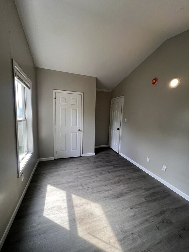 2820 Divinity Ln Unidad 2824 Divinity Lane
