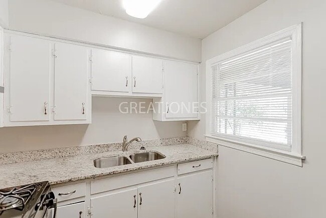 Photo - 2938 Urban Ave