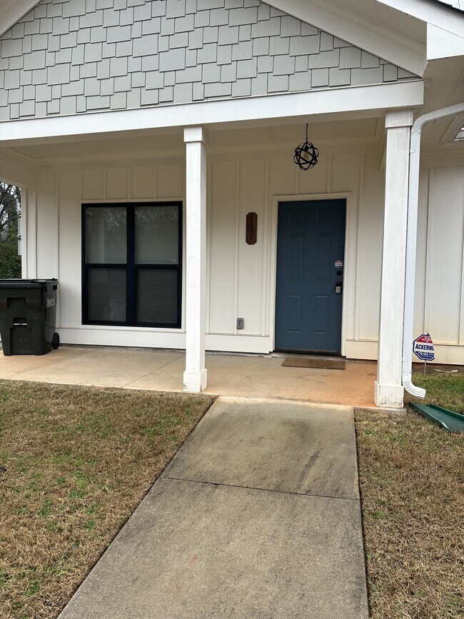 Photo - 145 Cayuga St Townhome