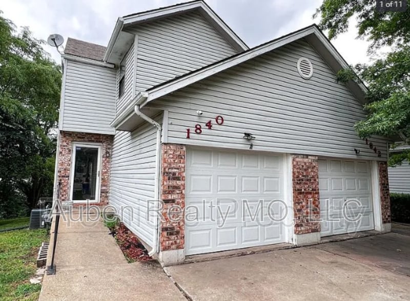 1840-1846 Knollbrook Pl - 1840-1846 Knollbrook Pl Unit 1840 NE Knollbrook Pl