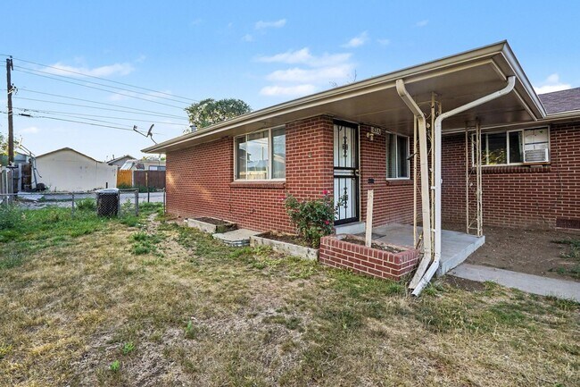 Building Photo - 535 S Quitman St Unit A