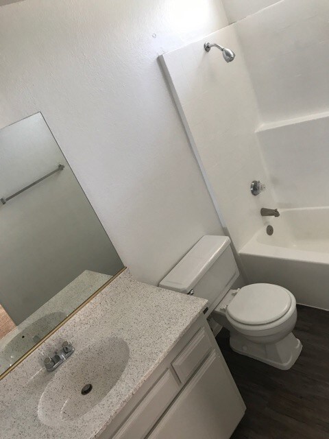 Cottonwood Apartments
