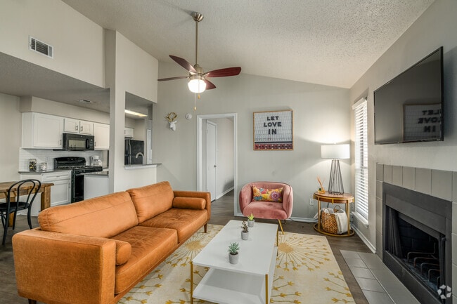 3 habitaciones, 2 baños, 989 pies cuadrados, sala de estar - Rock Springs Duplexes