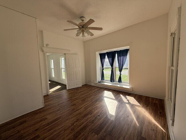 Photo - 211 W Main St