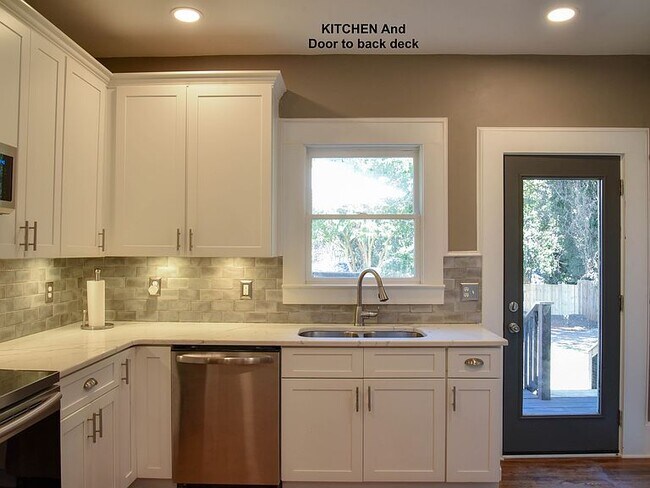 Photo - 987 Katherwood Dr SW