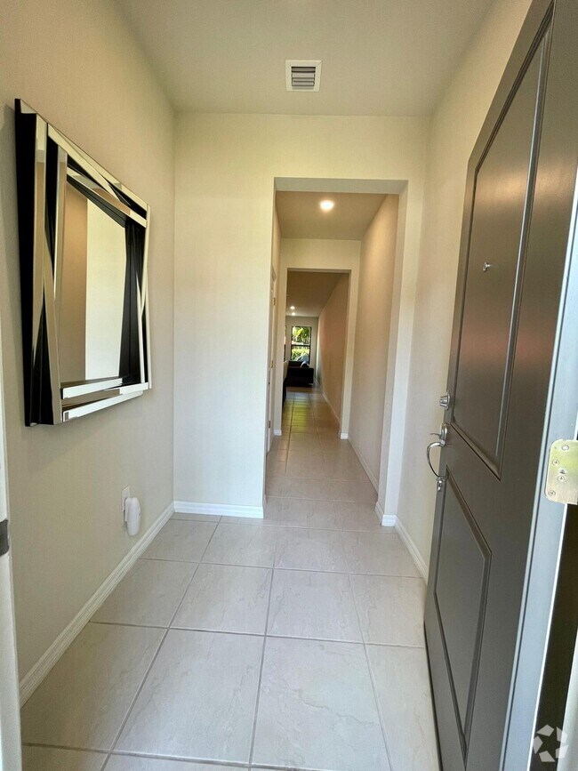 Building Photo - 2825 Troubadour St Rental