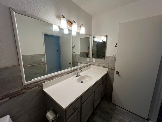 43770 Santa Rosa Cir