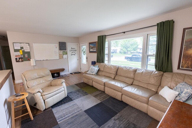 Photo - 1706 Clark Ave