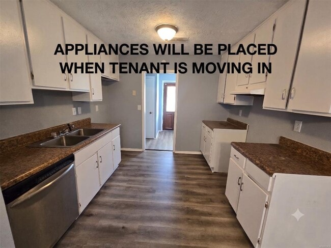 Photo - 3224 Raintree Dr
