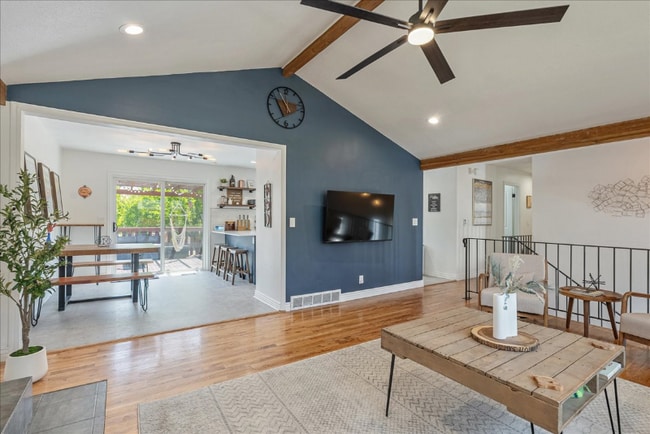 Photo - 832 N Morton Dr