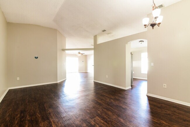 Photo - 103 Aurelia Ct