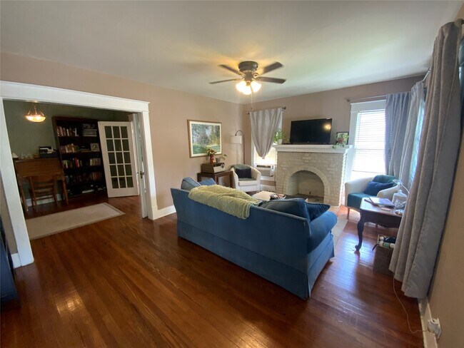 Photo - 912 W Melwood St