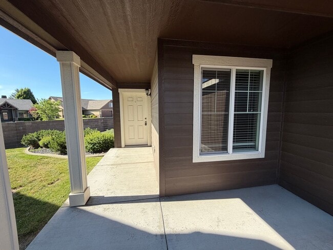 Photo - Radiant Lake Rancher