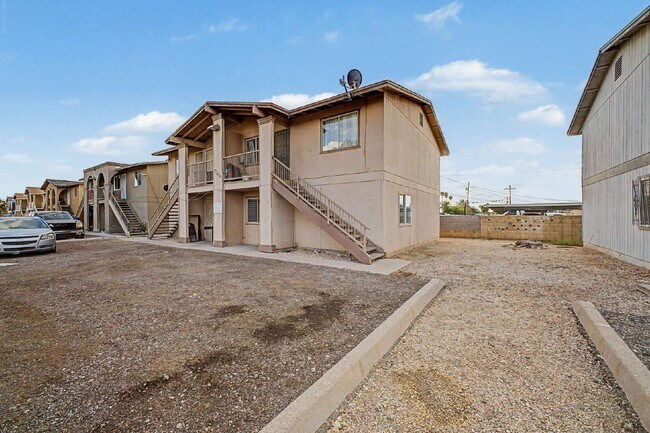 Photo - 7144 N 66th Dr Unit 102