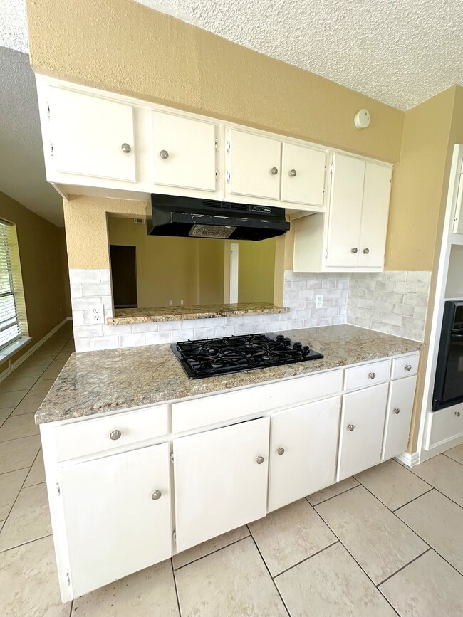 Building Photo - 12210 Roandale Dr