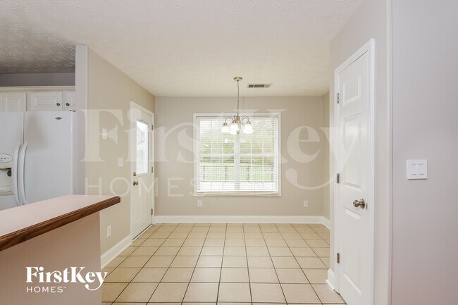 Photo - 12 Triangle Ln