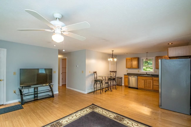 Photo - 18 Fr Ln 279