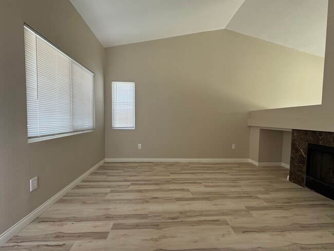 Photo - 25060 Steiner Dr