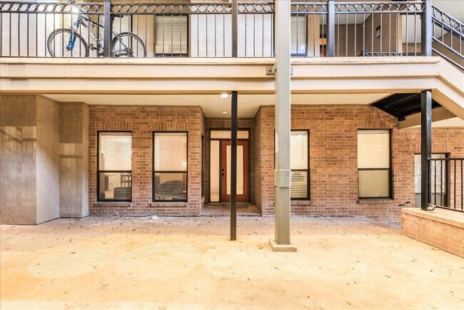 Photo - 1910 Robbins Pl Unidad 104 Rental