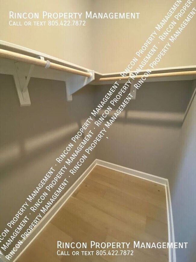 Photo - ONE BEDROOM RENTAL with Shared Bathroom an... Unidad #3