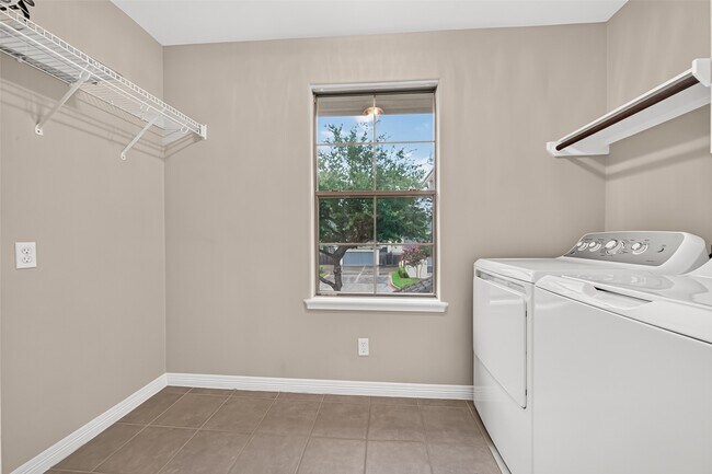 Photo - 4307 Lake Walk Ct