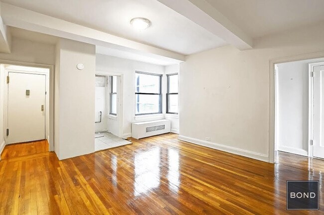 Photo - 301 E 38th St Apartment Unit 17A