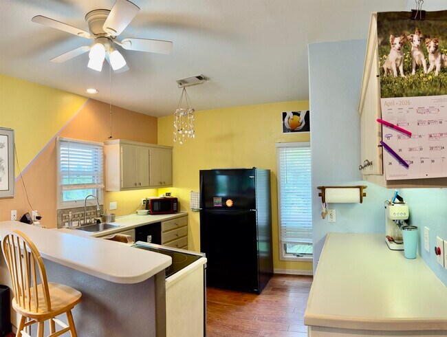 Photo - 512 Side Saddle