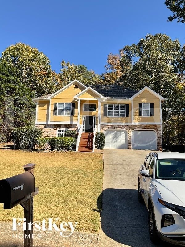 Building Photo - 5940 Seven Oaks Dr