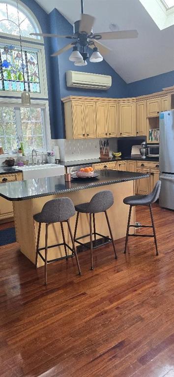 Photo - 852 Anthony Rd