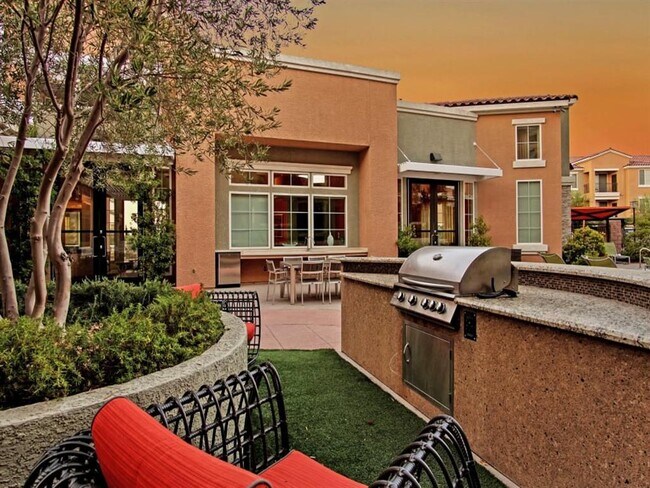 Photo - Miro at the Parc