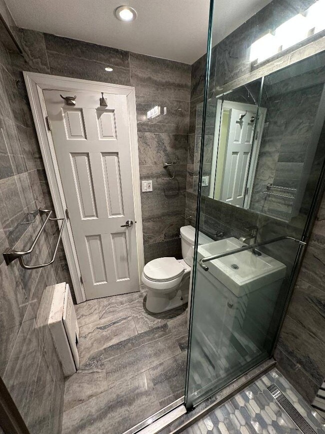 Photo - 140-17 84th Dr Unit 2C