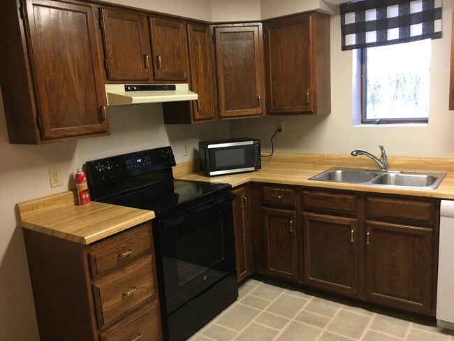 Photo - 710 18th St S