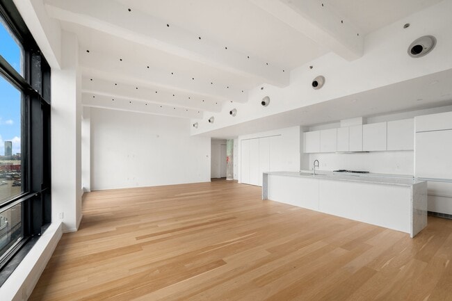 Photo - 160 Imlay St