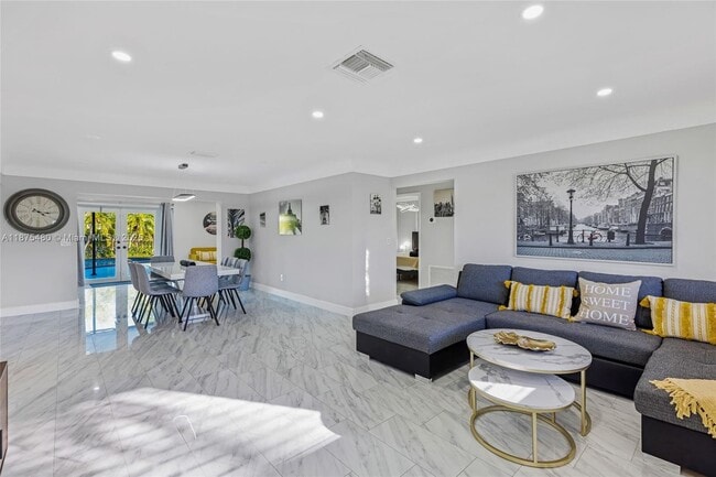 Photo - 6600 NE 20th Way