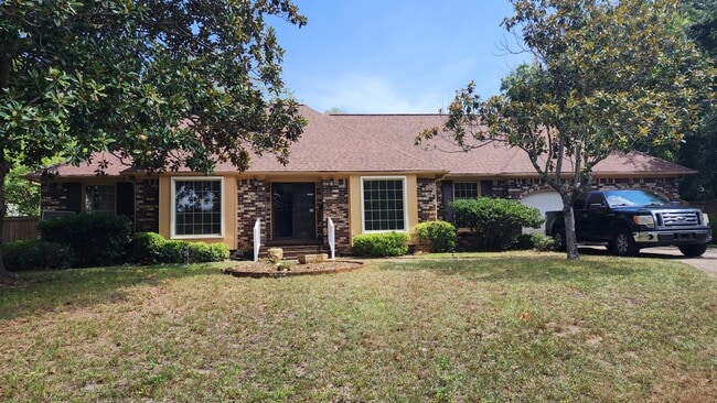 Building Photo - 900 Trowman Ln Rental