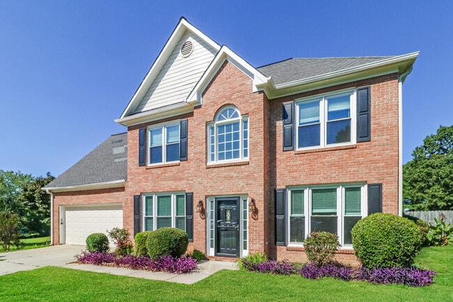 Building Photo - 1445 Windsong Park Dr NE