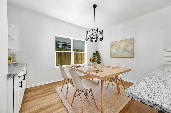 Photo - 2018 Hampton St Unit A