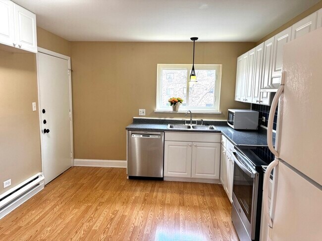 Photo - 2215 Nichols Rd Unidad C