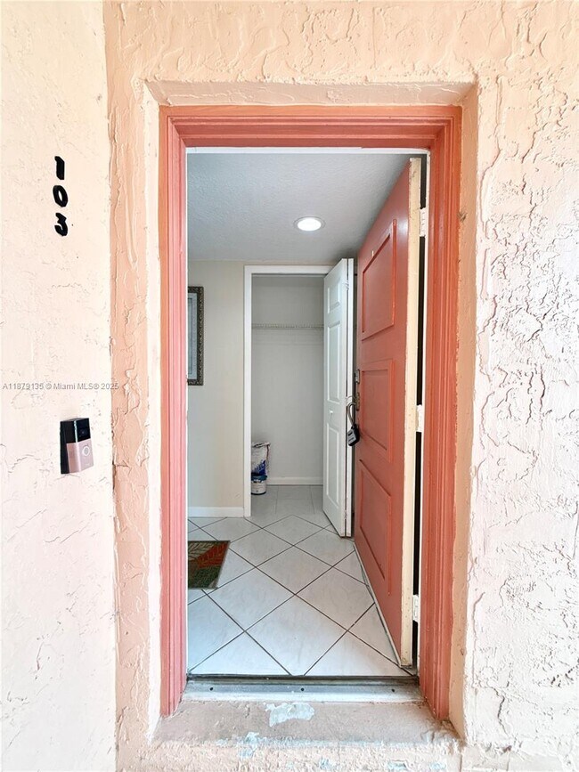 Photo - 227 Lakeview Dr Unit 103