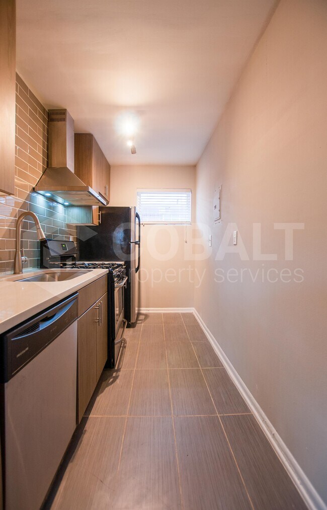 Photo - 943 Greenwood Ave NE Unit Apt 06